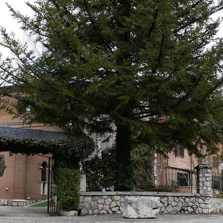 Lh Albergo Il Picchio Пескассероли Экстерьер фото