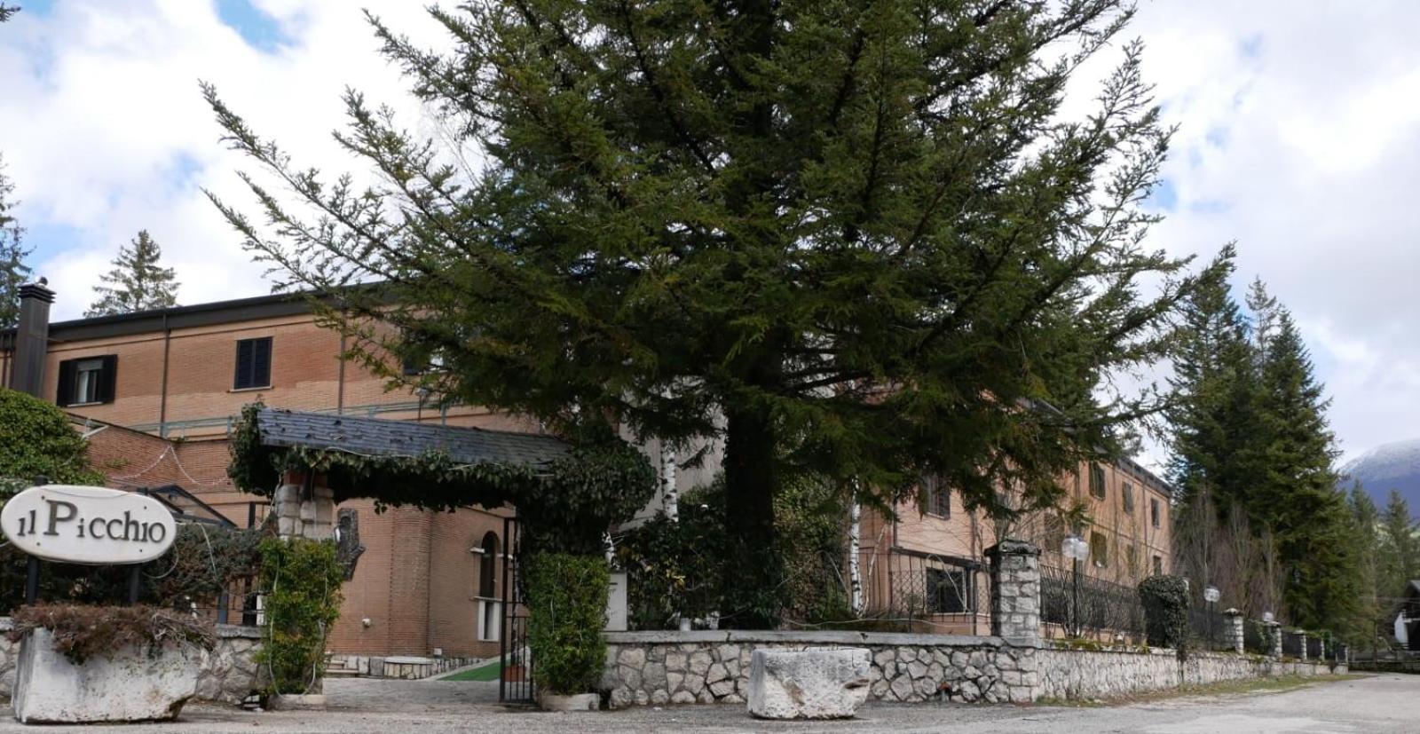 Lh Albergo Il Picchio Пескассероли Экстерьер фото