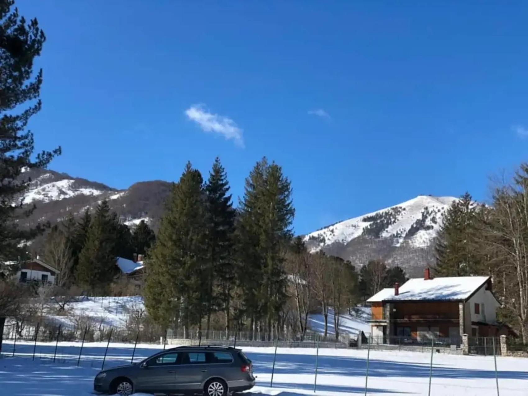 Lh Albergo Il Picchio Пескассероли Экстерьер фото