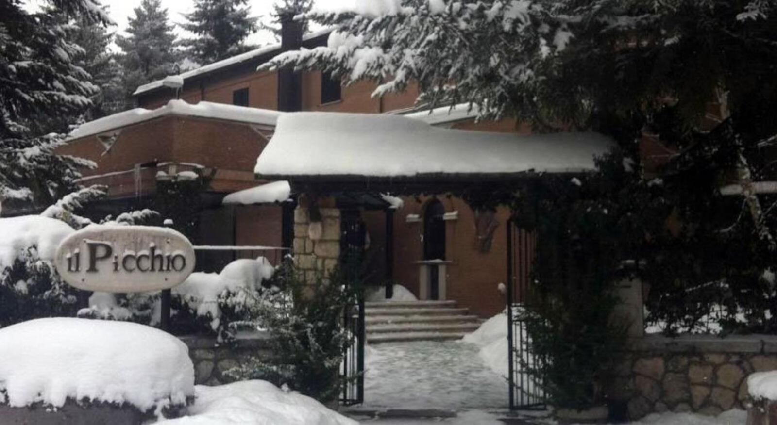 Lh Albergo Il Picchio Пескассероли Экстерьер фото