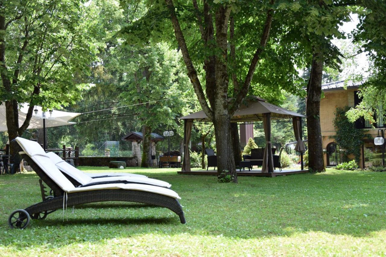Lh Albergo Il Picchio Пескассероли Экстерьер фото